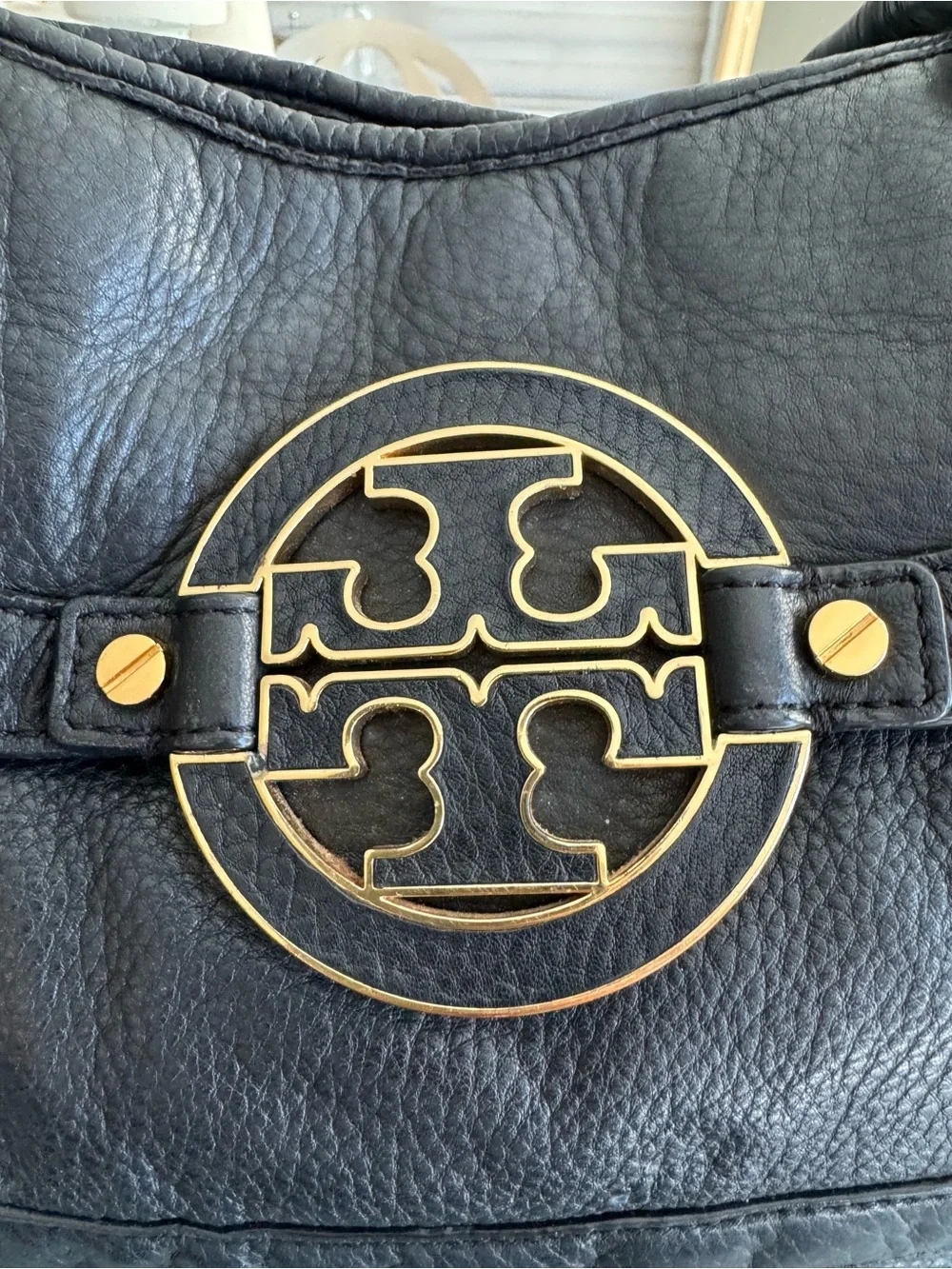Tory Burch Black Leather Shoulder handbag with Gold Logo
